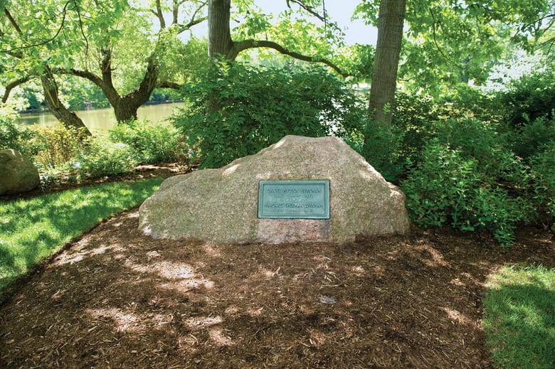 Graceland Cemetery